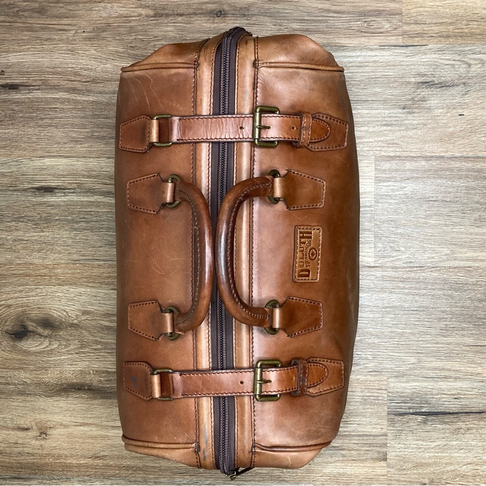 Duluth Trading Leather AWOL Weekender Duffel Bag-Brown-Buckle/Zip-Quiet Luxury - Picture 8 of 16